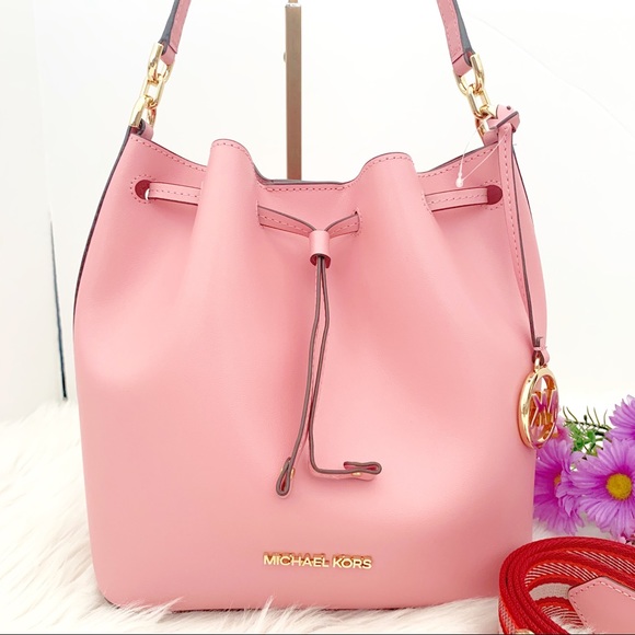 📌CLOSING SALE📌MICHAEL KORS BUCKET MESSENGER BAG - Picture 2 of 8